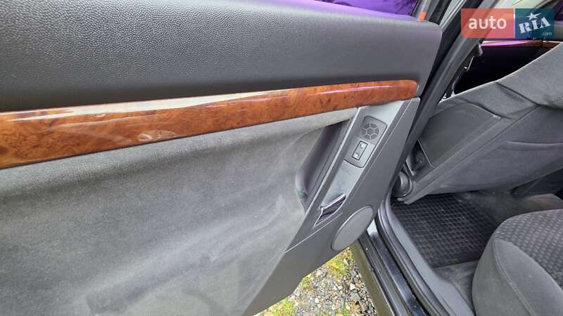 Седан Opel Vectra 2003 в Рівному фото 25 Седан Opel Vectra 2003 в Рівному