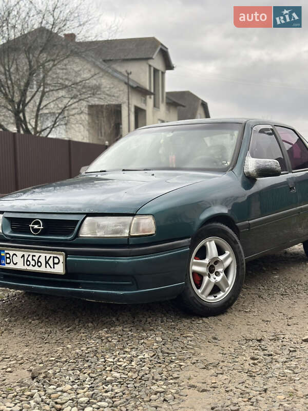 Седан Opel Vectra 1994 в Самборе