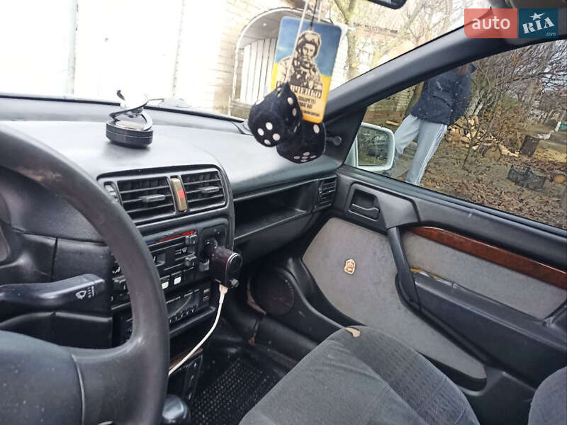 Седан Opel Vectra 1990 в Лебедине фото 3 Седан Opel Vectra 1990 в Лебедине