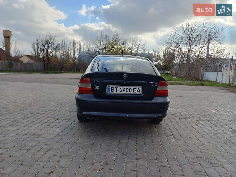 Лифтбек Opel Vectra 1998 в Херсоне