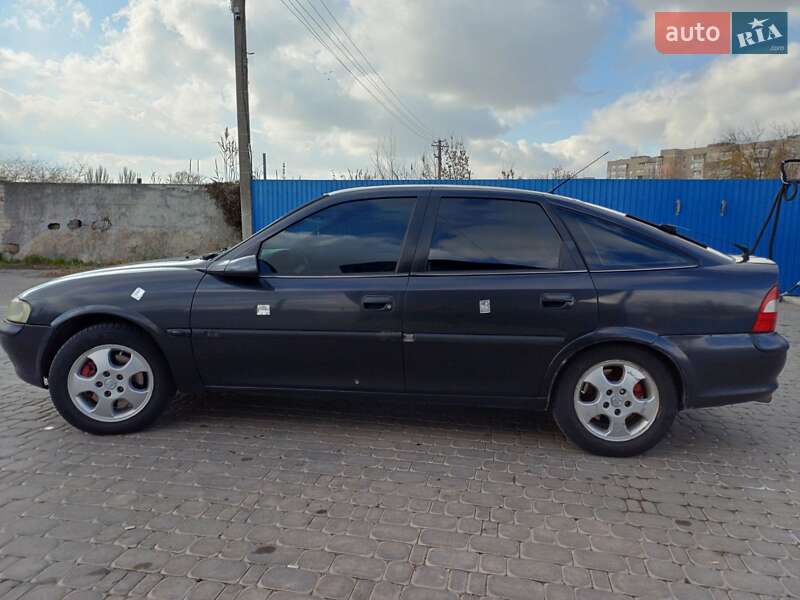 Лифтбек Opel Vectra 1998 в Херсоне
