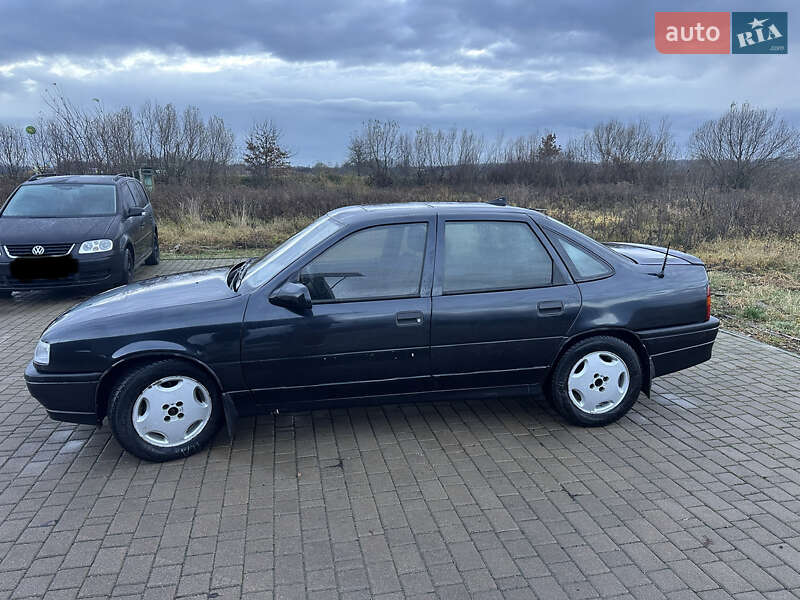 Седан Opel Vectra 1990 в Отынии