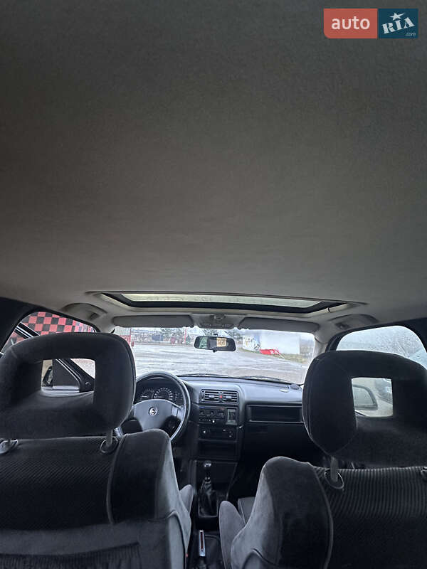 Седан Opel Vectra 1990 в Отынии