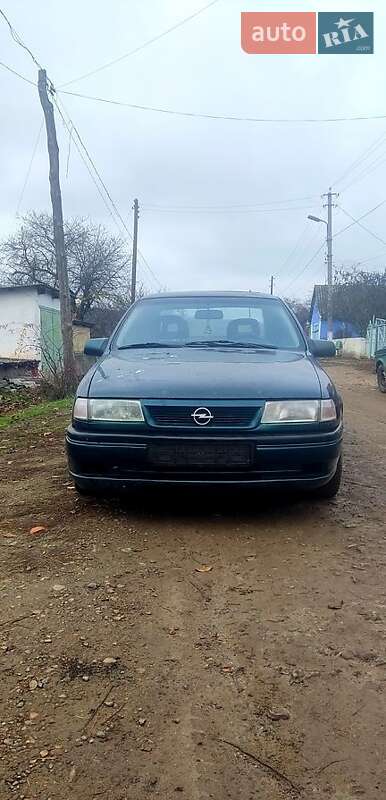 Седан Opel Vectra 1995 в Ямполе
