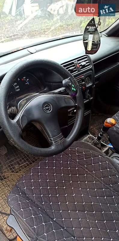 Седан Opel Vectra 1992 в Сумах фото Седан Opel Vectra 1992 в Сумах