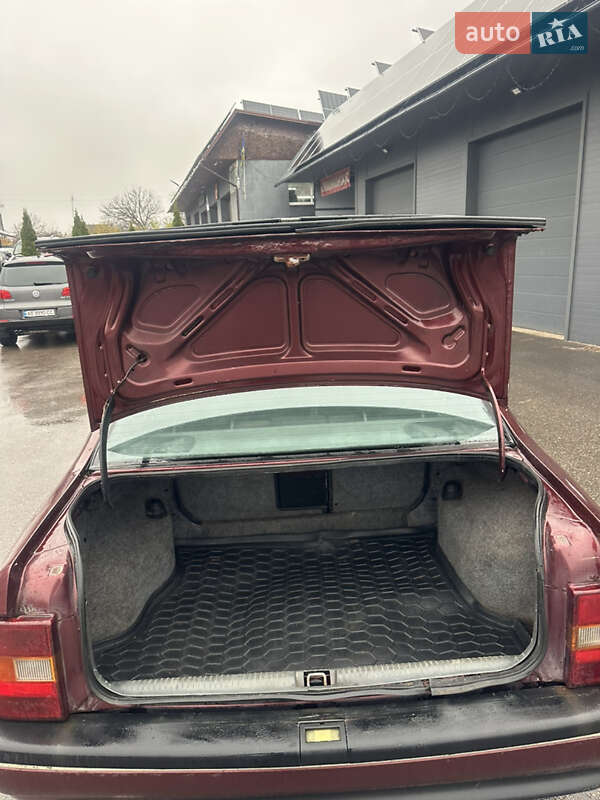 Седан Opel Vectra 1989 в Новой Водолаге фото 13 Седан Opel Vectra 1989 в Новой Водолаге