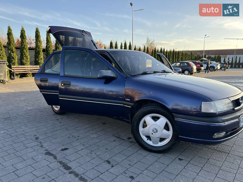 Ліфтбек Opel Vectra 1995 в Івано-Франківську фото 16 Ліфтбек Opel Vectra 1995 в Івано-Франківську