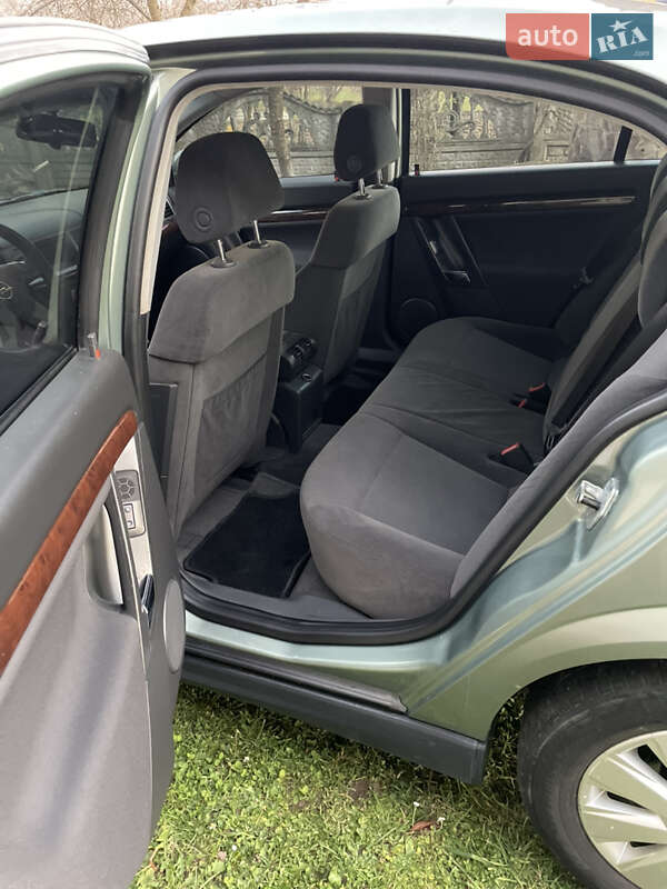 Седан Opel Vectra 2005 в Косове