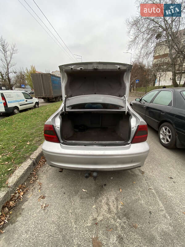 Седан Opel Vectra 2000 в Киеве