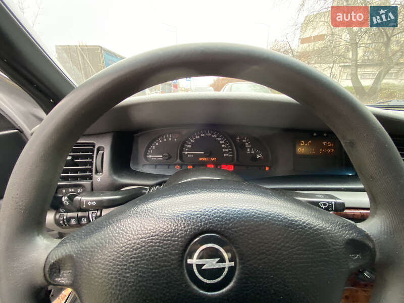 Седан Opel Vectra 2000 в Киеве