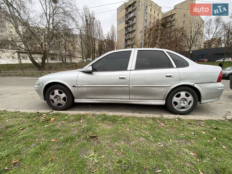 Седан Opel Vectra 2000 в Киеве
