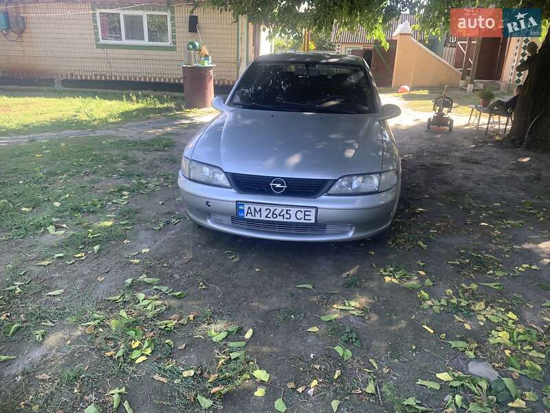 Седан Opel Vectra 1998 в Тыврове фото 11 Седан Opel Vectra 1998 в Тыврове