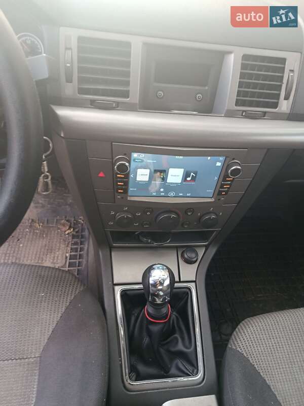 Седан Opel Vectra 2005 в Одесі