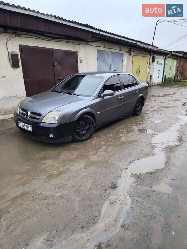 Седан Opel Vectra 2005 в Ивано-Франковске