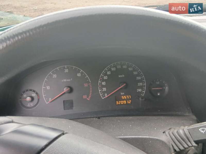 Седан Opel Vectra 2003 в Львове