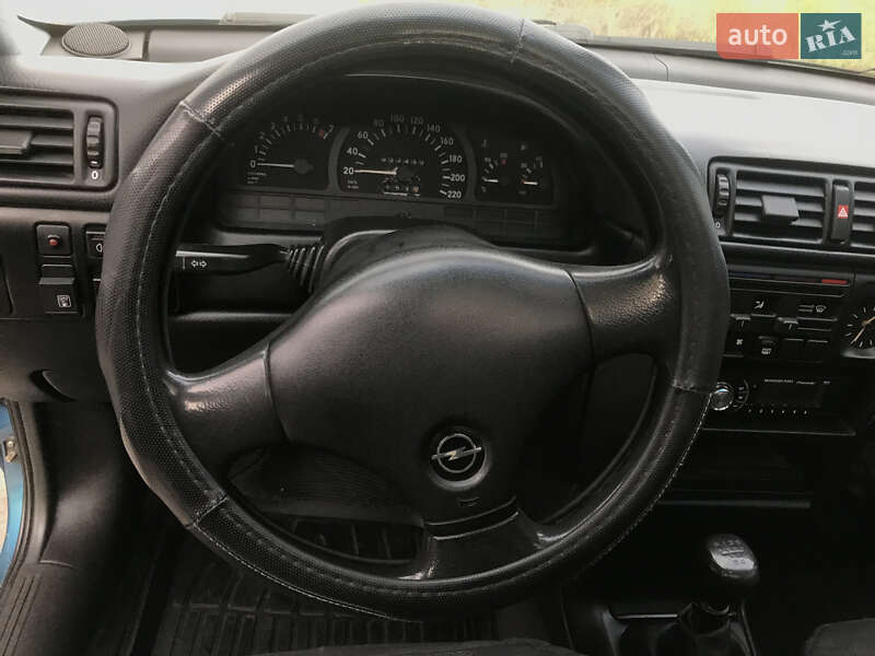 Ліфтбек Opel Vectra 1992 в Горішніх Плавнях