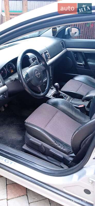 Ліфтбек Opel Vectra 2004 в Мукачевому