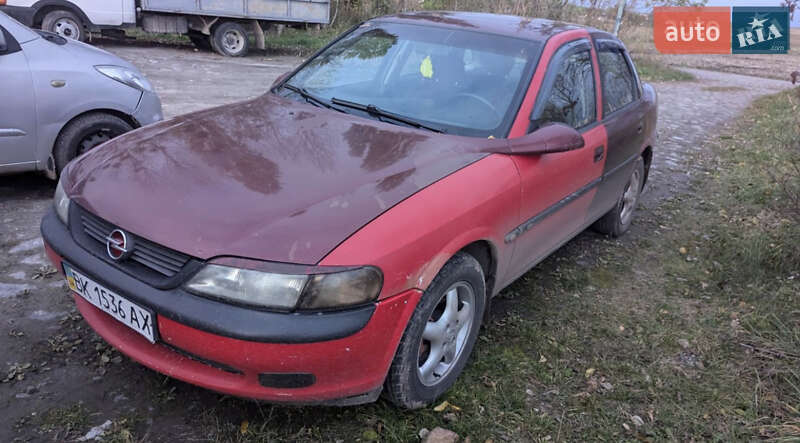 Седан Opel Vectra 1999 в Млинове