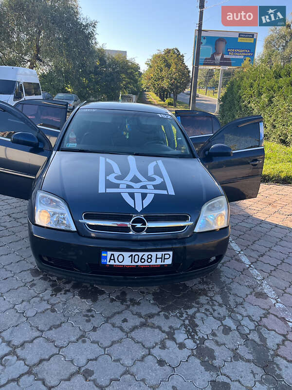 Седан Opel Vectra 2002 в Чернівцях