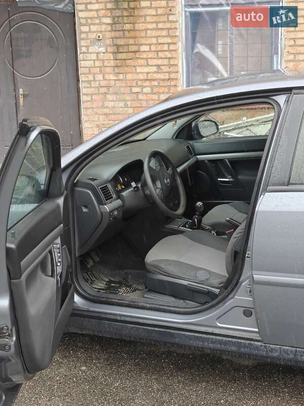 Седан Opel Vectra 2004 в Никополе