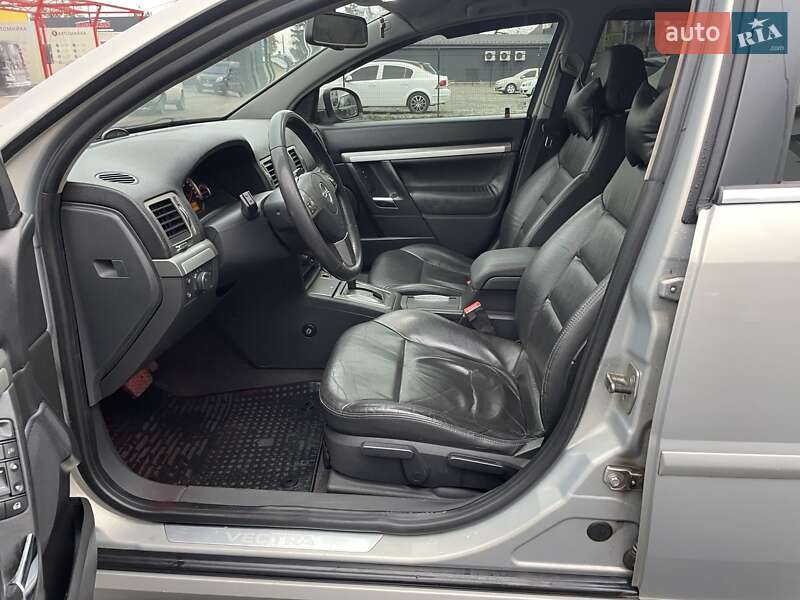 Седан Opel Vectra 2008 в Прилуках