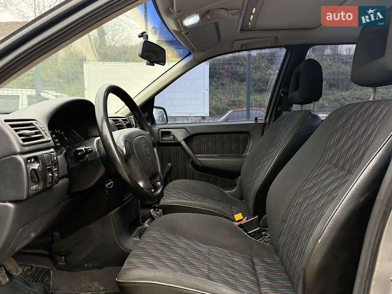 Седан Opel Vectra 1991 в Кременце фото 18 Седан Opel Vectra 1991 в Кременце