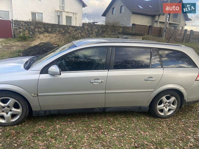 Универсал Opel Vectra 2005 в Луцке