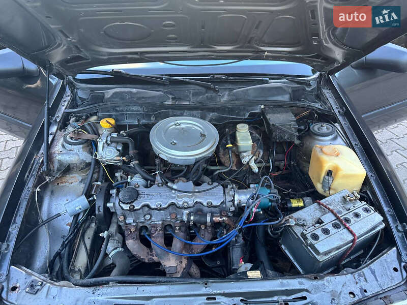 Седан Opel Vectra 1989 в Надворной