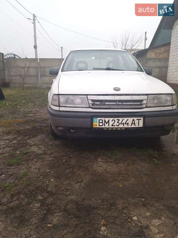 Седан Opel Vectra 1990 в Сумах