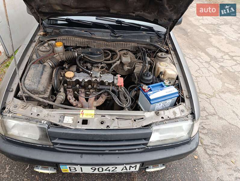 Седан Opel Vectra 1992 в Кременчуге