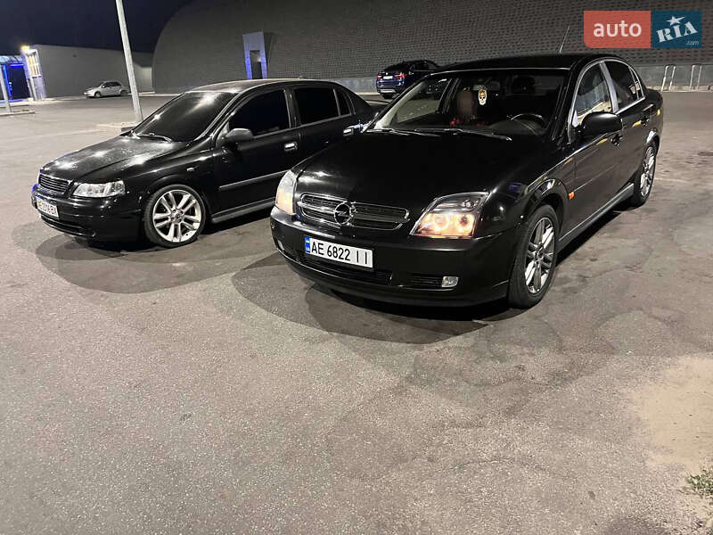 Седан Opel Vectra 2003 в Івано-Франківську