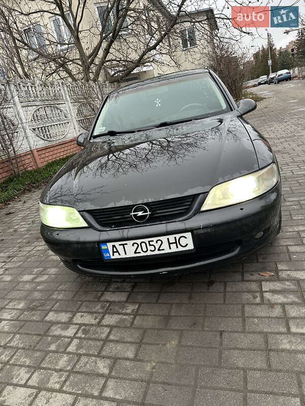 Седан Opel Vectra 2001 в Івано-Франківську
