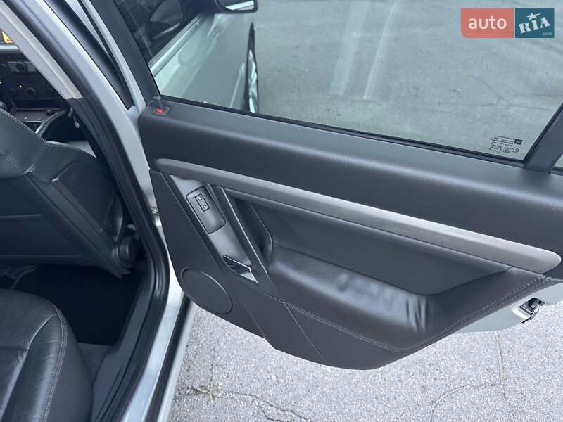 Седан Opel Vectra 2008 в Горішніх Плавнях