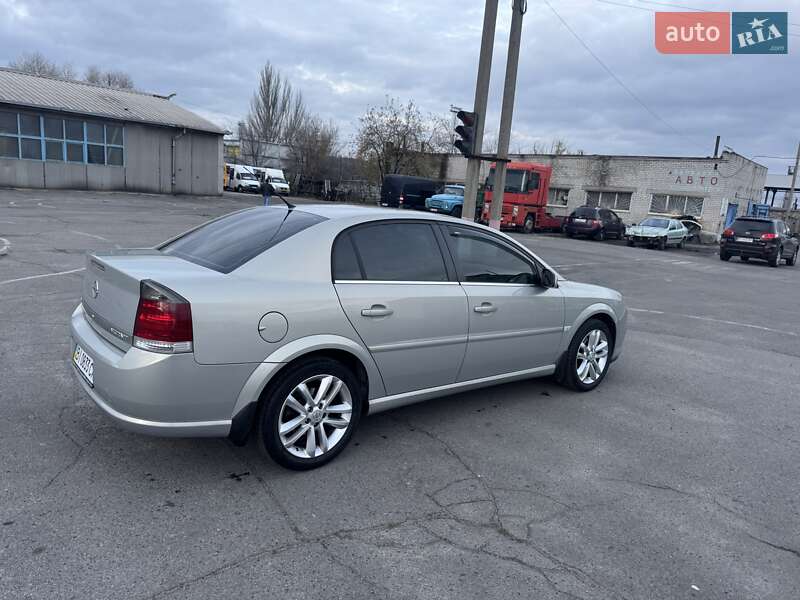 Седан Opel Vectra 2008 в Горішніх Плавнях