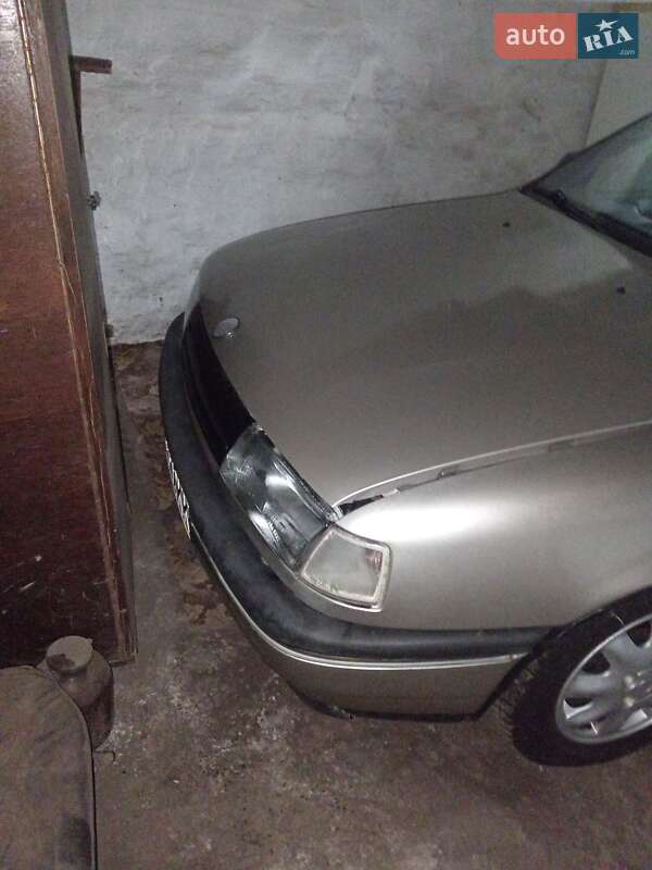 Седан Opel Vectra 1990 в Лубнах фото 6 Седан Opel Vectra 1990 в Лубнах