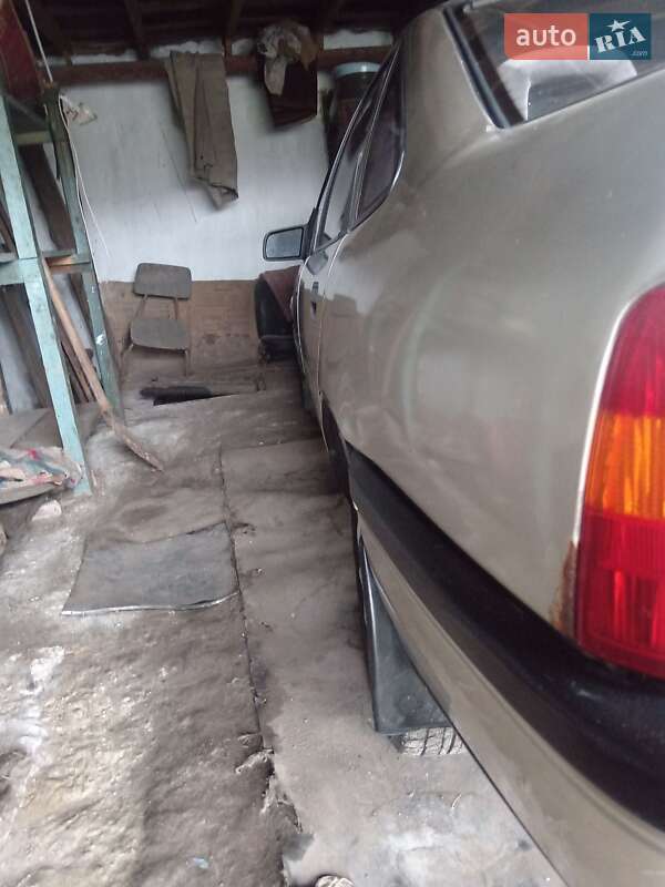 Седан Opel Vectra 1990 в Лубнах фото Седан Opel Vectra 1990 в Лубнах