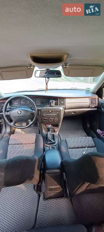 Седан Opel Vectra 2001 в Ужгороді