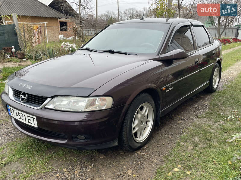 Седан Opel Vectra 2000 в Чернівцях