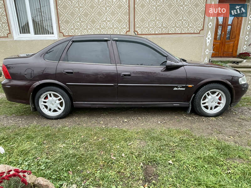 Седан Opel Vectra 2000 в Чернівцях