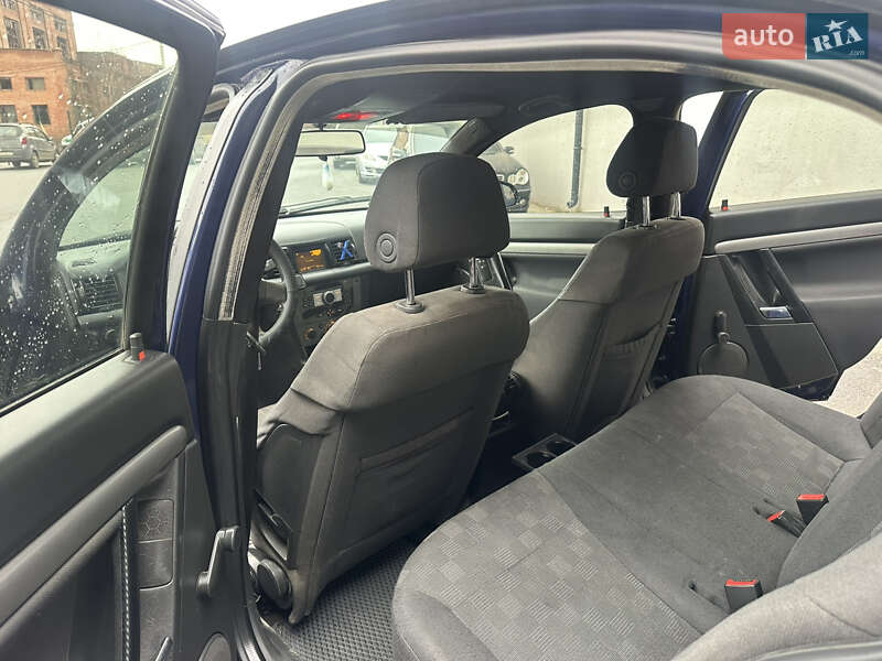 Седан Opel Vectra 2004 в Виннице