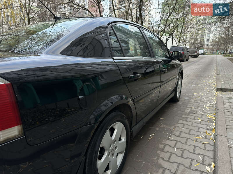 Седан Opel Vectra 2004 в Сумах