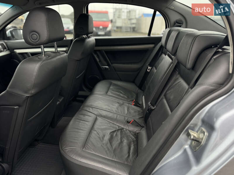 Седан Opel Vectra 2008 в Луцьку