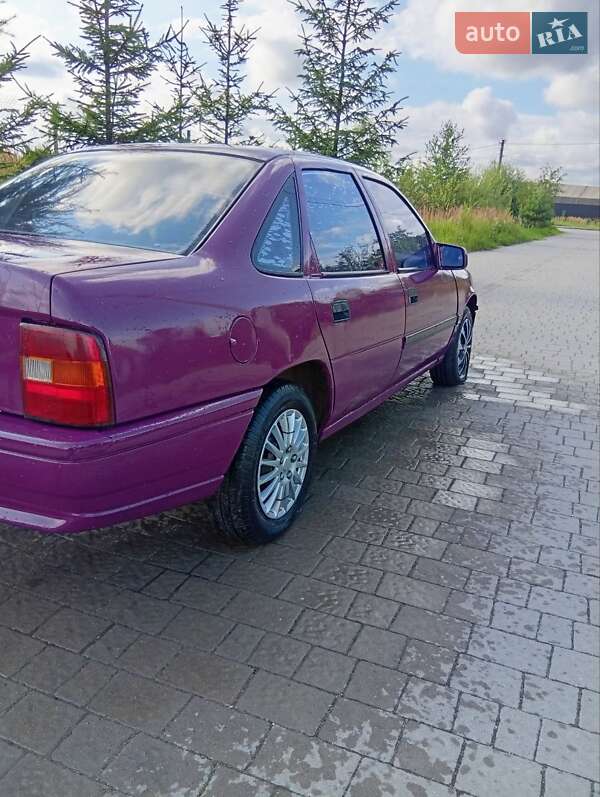 Седан Opel Vectra 1991 в Львові