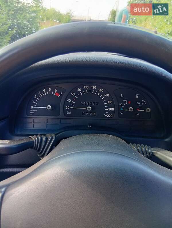 Седан Opel Vectra 1991 в Львові