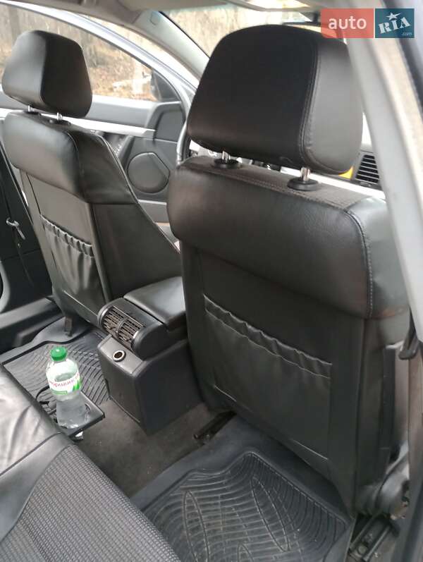 Ліфтбек Opel Vectra 2003 в Лебедині