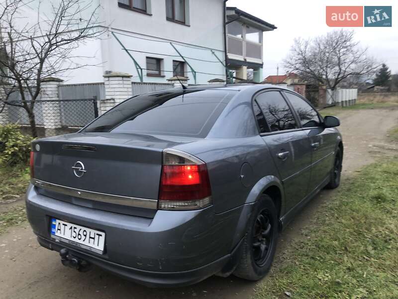 Седан Opel Vectra 2005 в Калуші
