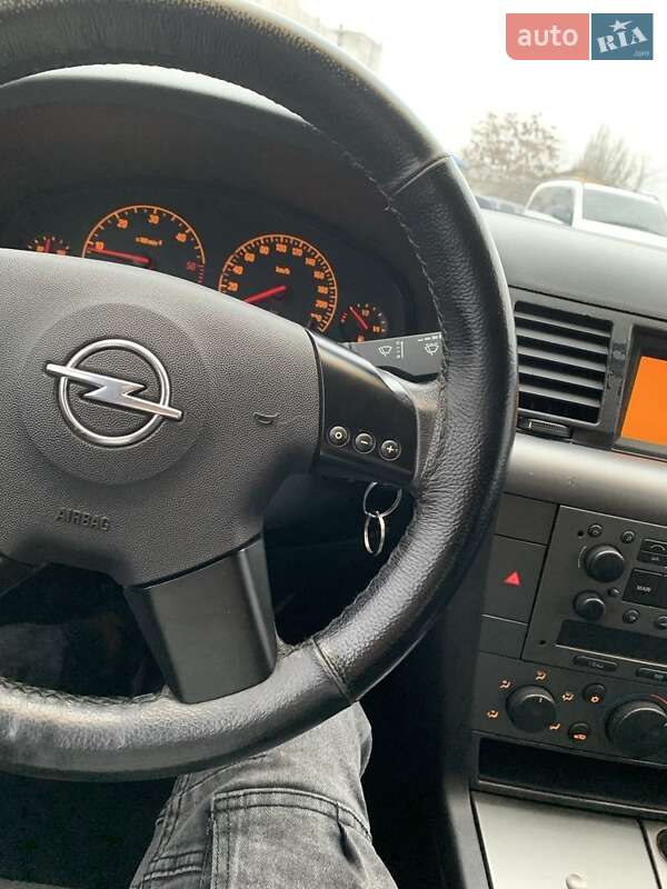 Седан Opel Vectra 2003 в Одесі