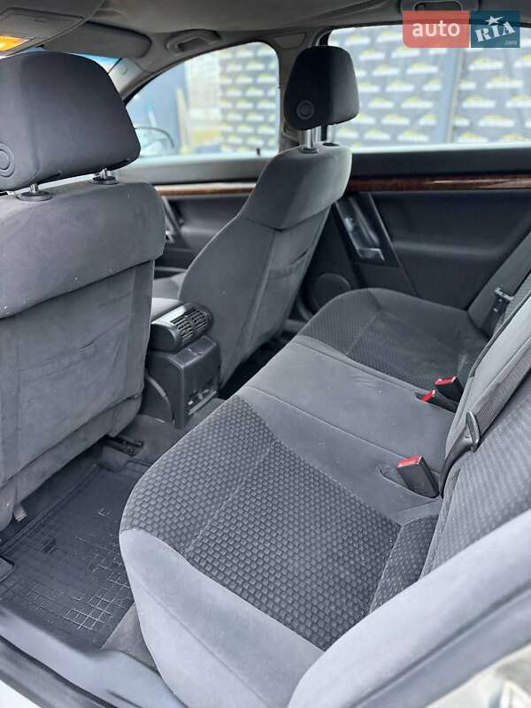 Седан Opel Vectra 2004 в Києві