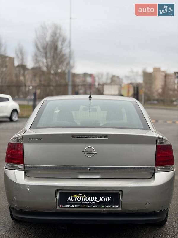 Седан Opel Vectra 2004 в Києві