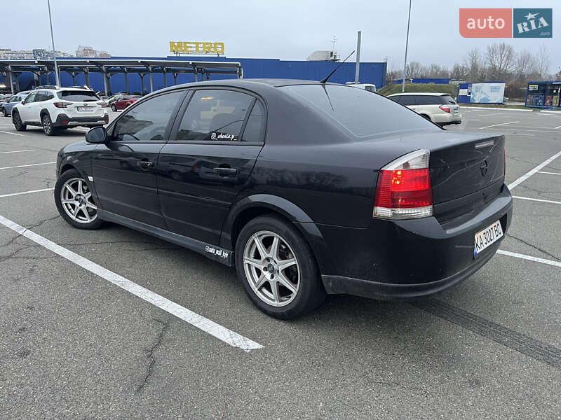 Седан Opel Vectra 2004 в Киеве